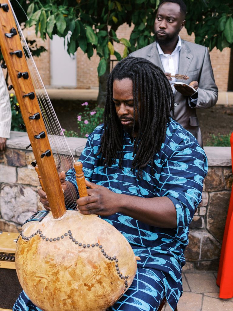 live music at cocktail hour