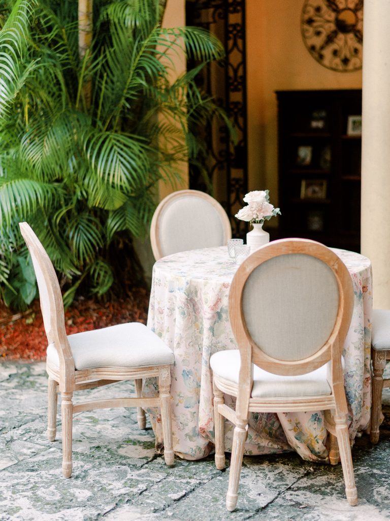 villa woodbine cocktail hour