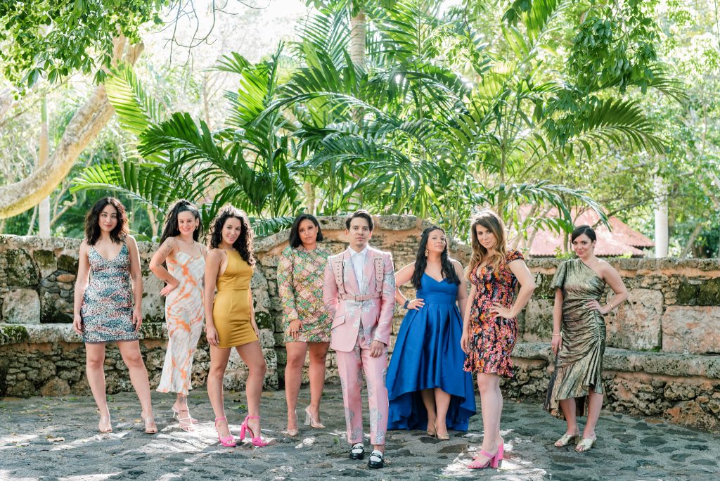 groom and groomswomen