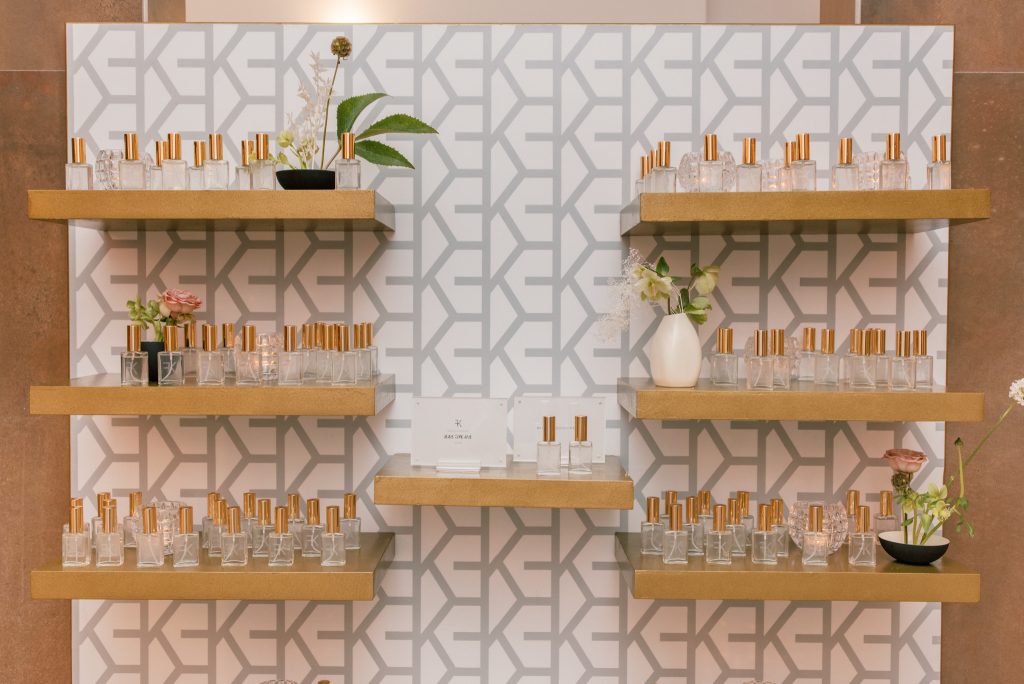 souvenir display wedding 