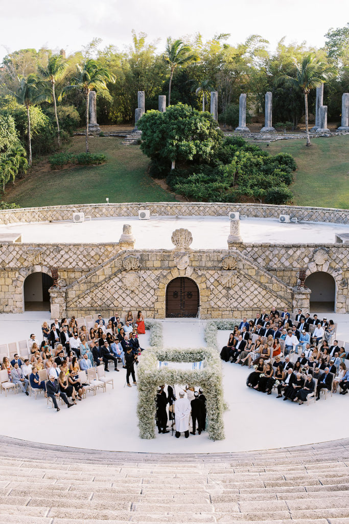 ceremonia en el anfiteatro de altos de chavon