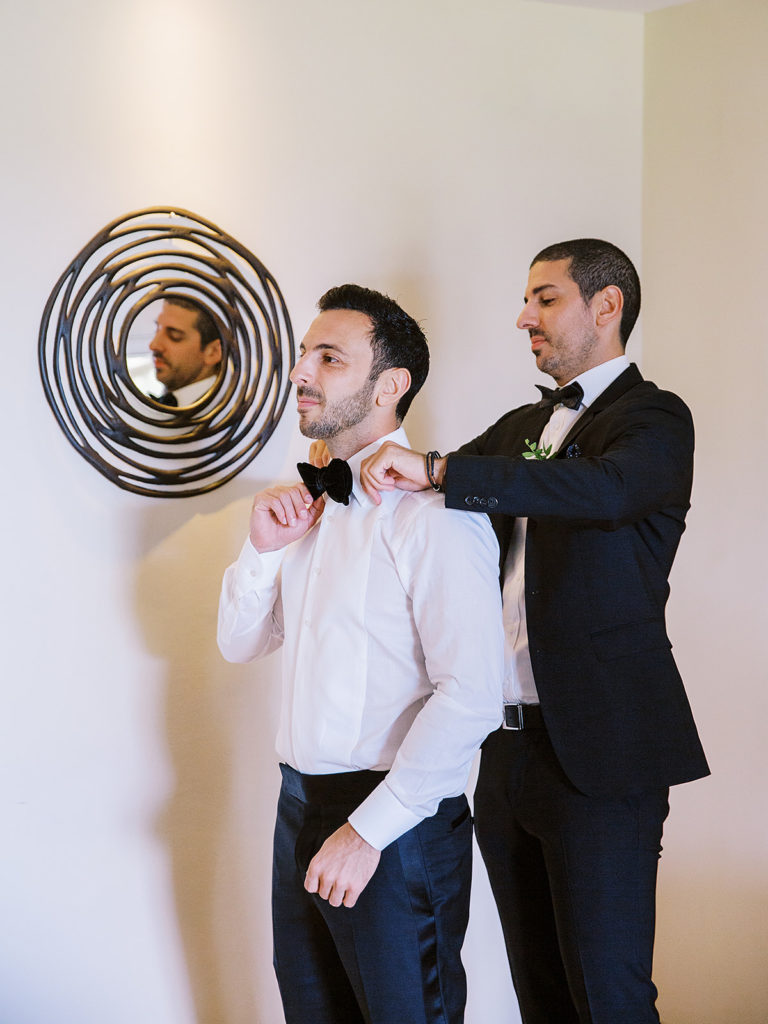 getting ready groom in casa de campo