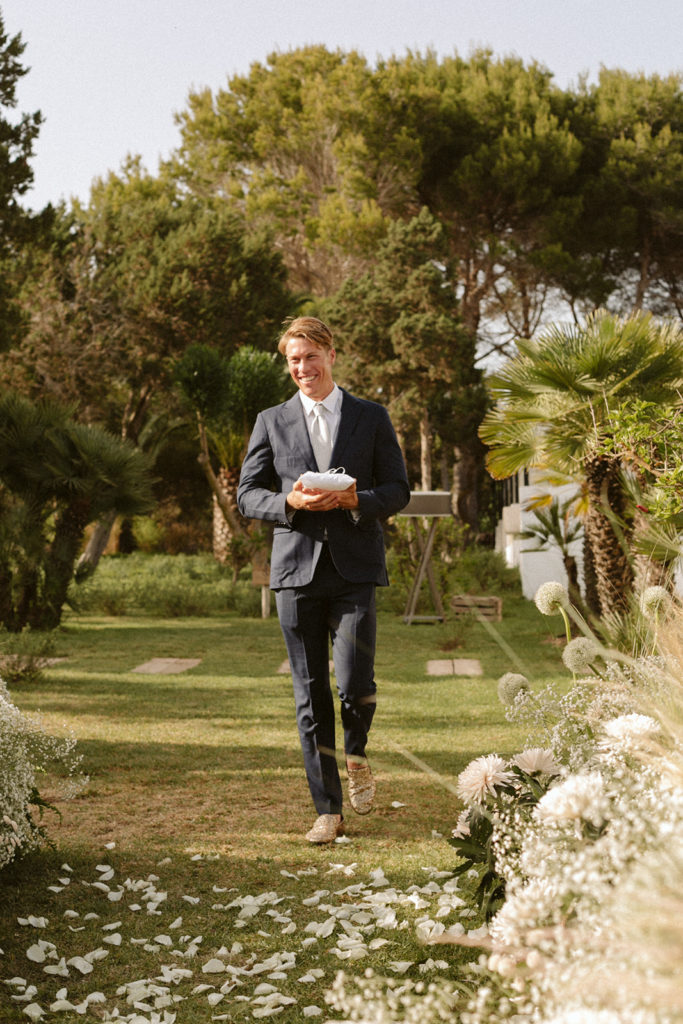 gecko beach club wedding by claire duran