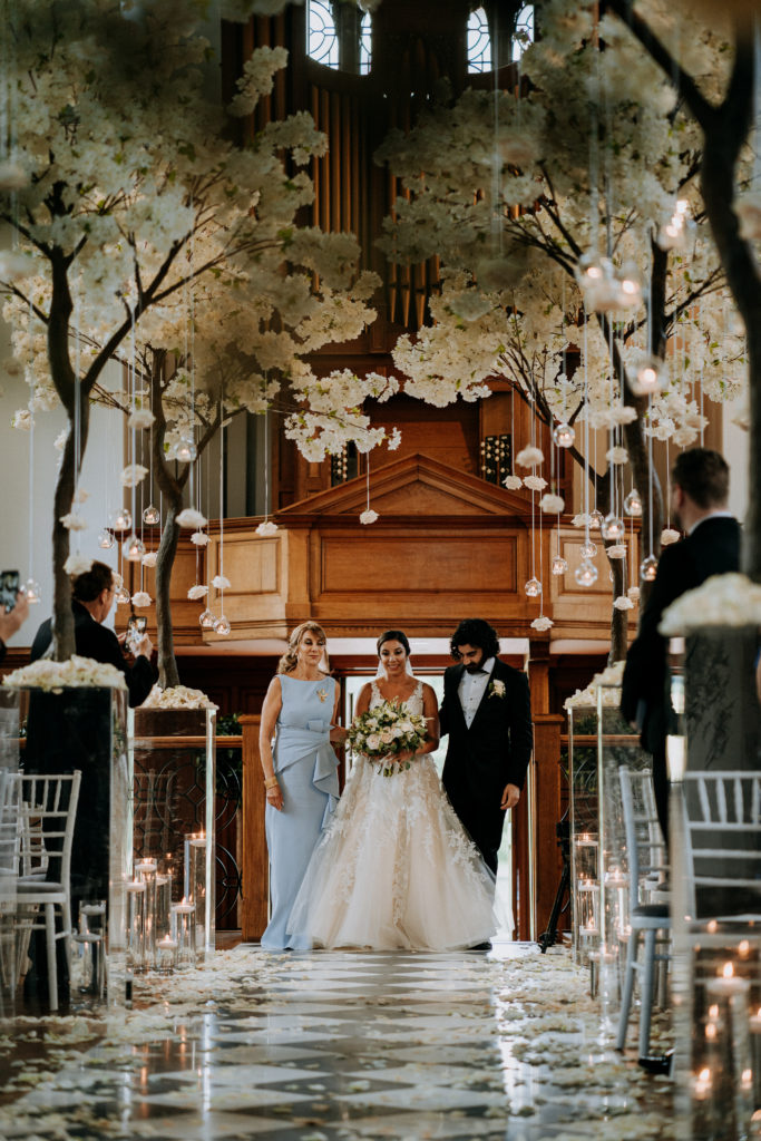 Destination wedding in the UK by Claire Duran