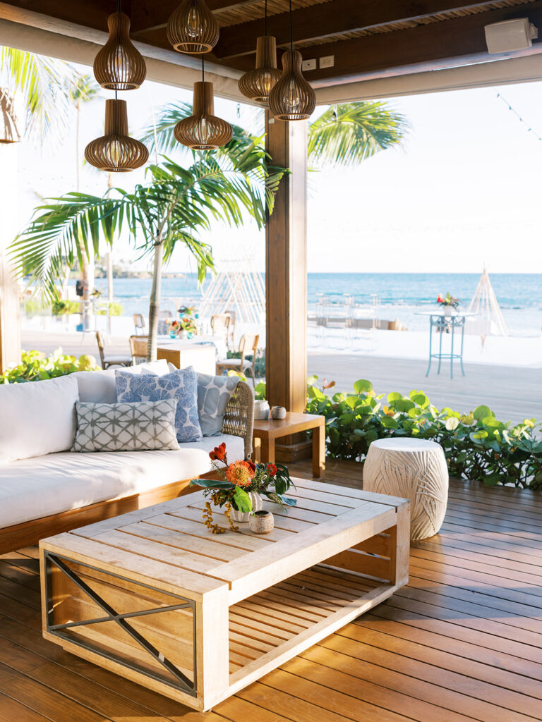 minitas beach club cabanas