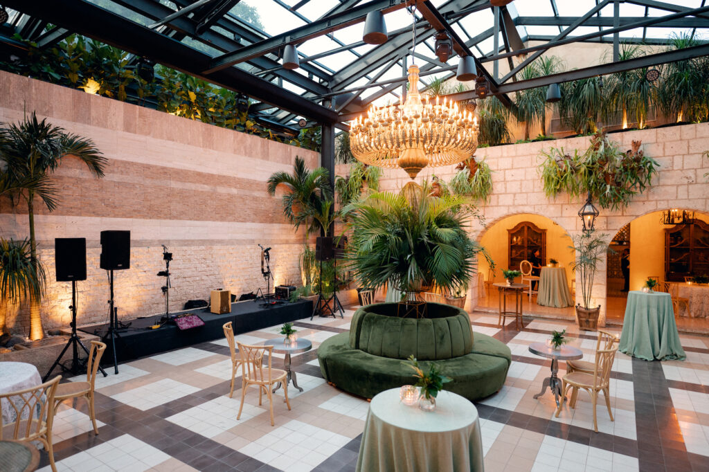 Cocktai Hour in Santo Domingo's Colonial City