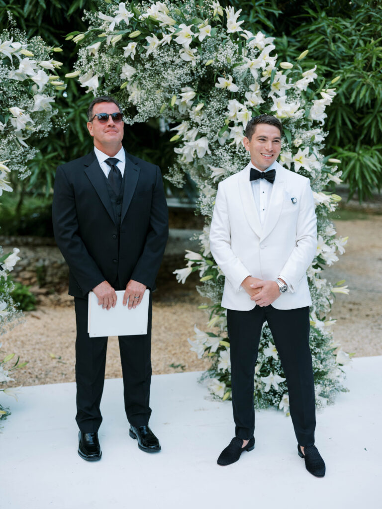 groom in altar reaction